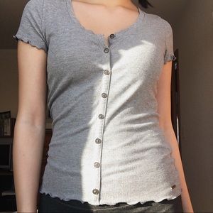 grey lettuce edge t-shirt